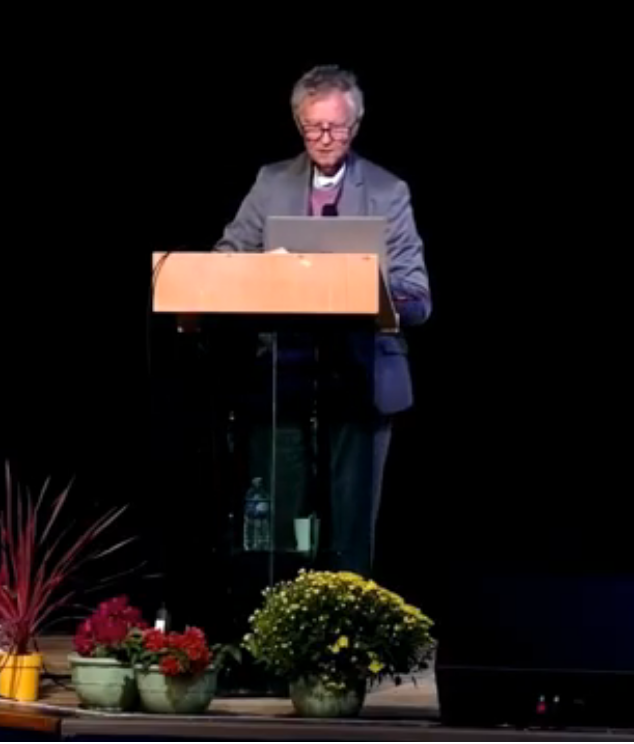 Pierre Verdier, avocat, présente les critères du placement abusif lors de sa conférence à Saintes. Cliquez pour voir la vidéo.